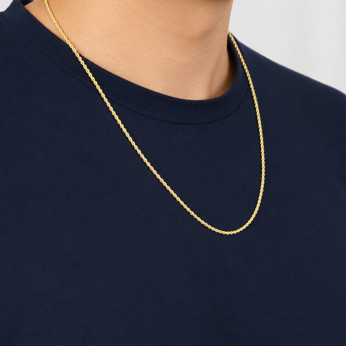 Cadena torzal oro 10k 60cm puesta en cuello - CRIXUS Joyería México